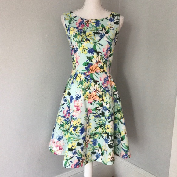 Premise Dresses & Skirts - Premise floral summer dress